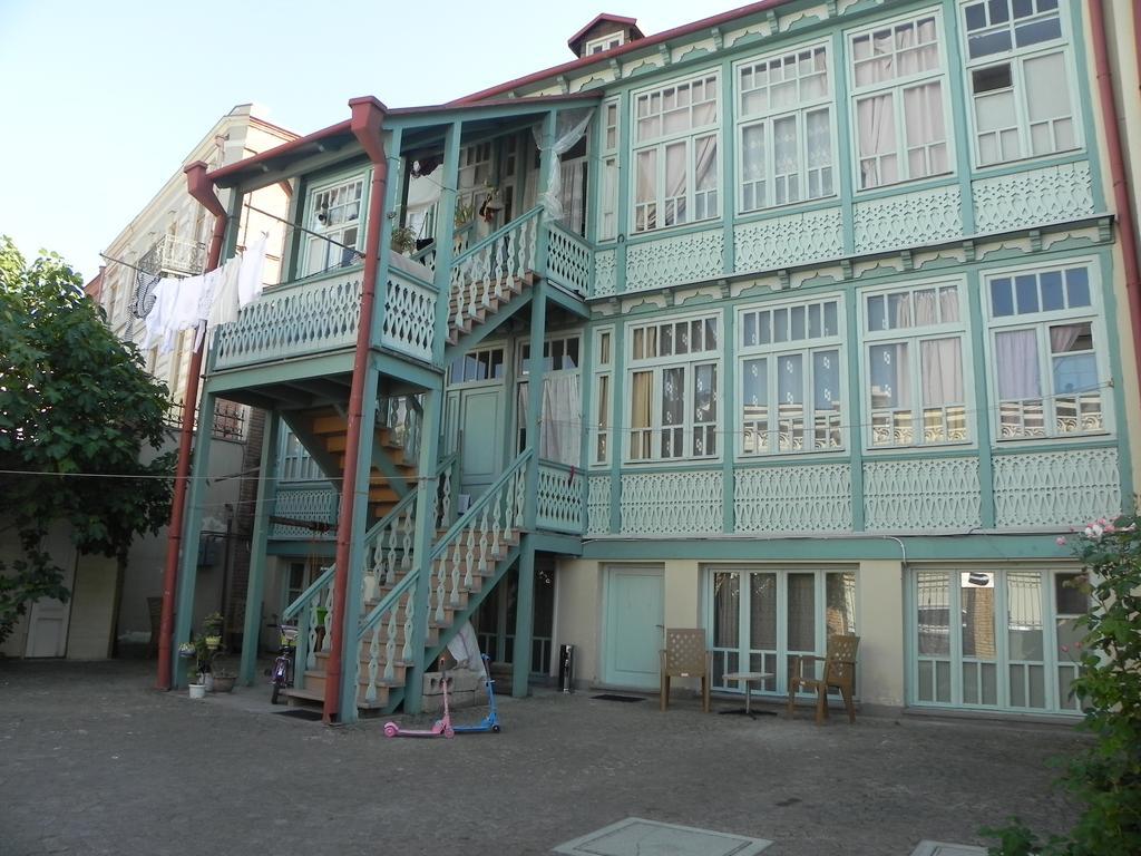Old Yard Guest House 트빌리시 외부 사진